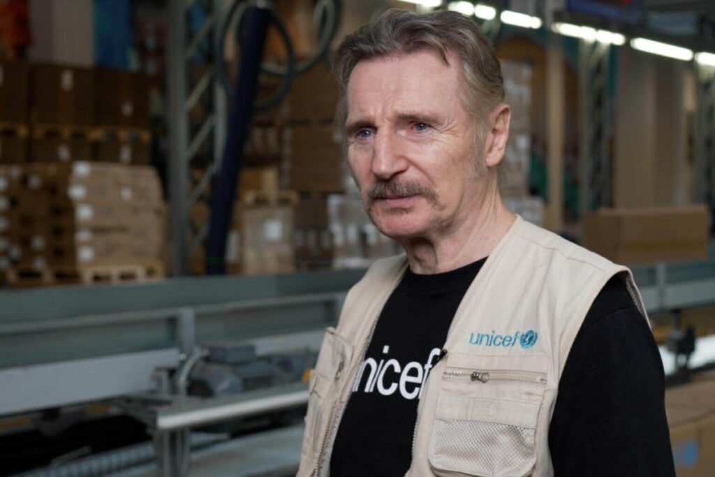 Liam Neeson je kot UNICEF-ov ambasador dobre volje obiskal največje humanitarno skladišče na svetu – UNICEF-ovo globalno središče za oskrbo in logistiko v Københavnu.