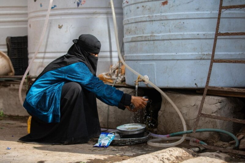 Fathiah Mohammed, ko pomiva posodo