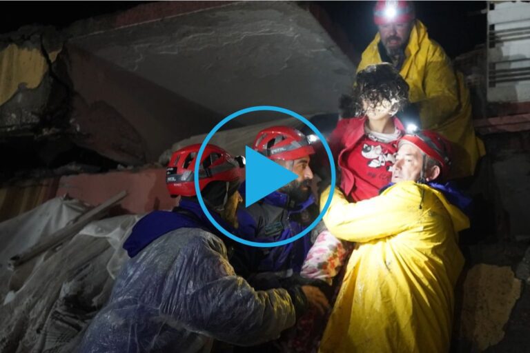 Ko udarijo katastrofe, so otroci med najranljivejšimi. Po močnih potresih, ki so prejšnji teden prizadeli Sirijo in Turčijo, je ogroženih na tisoče otrok. UNICEF je na terenu. Pomagajte nam zagotoviti življenjsko pomembno pomoč. Šteje vsaka sekunda. Pomagajte najranljivejšim otrokom.