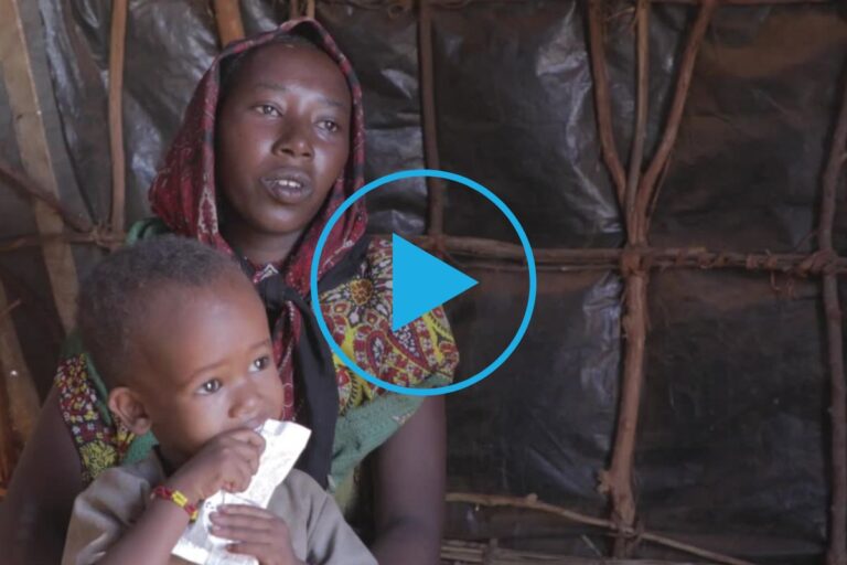 Medtem ko se število primerov podhranjenosti otrok v Boreni, ki jo je prizadela suša, povečuje, terapevtska hrana rešuje življenja otrok.