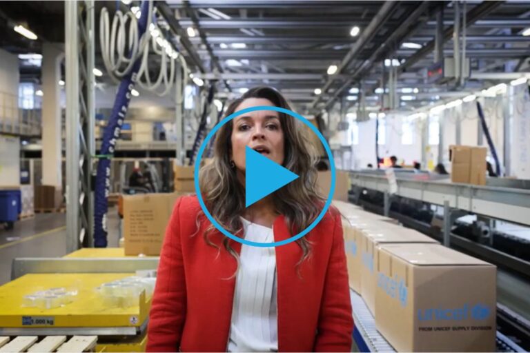 Zaradi uničujočih poplav, ki jih je povzročilo neurje Daniel v vzhodni Libiji, številni otroci potrebujejo pomoč.