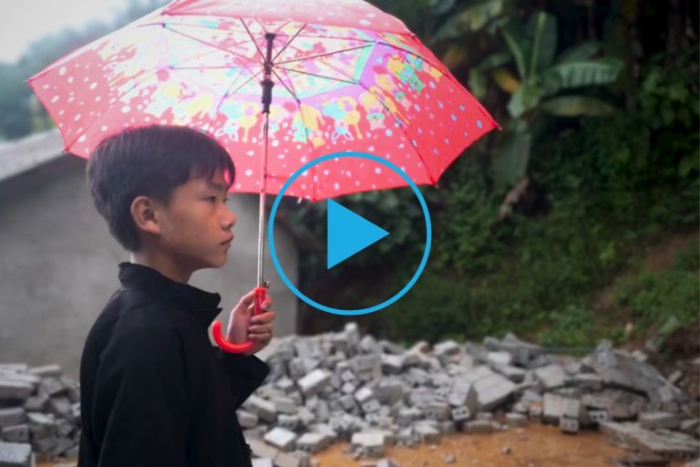 Thumbnail - Po tajfunu otroci iz Vietnama ponovno v šolske klopi