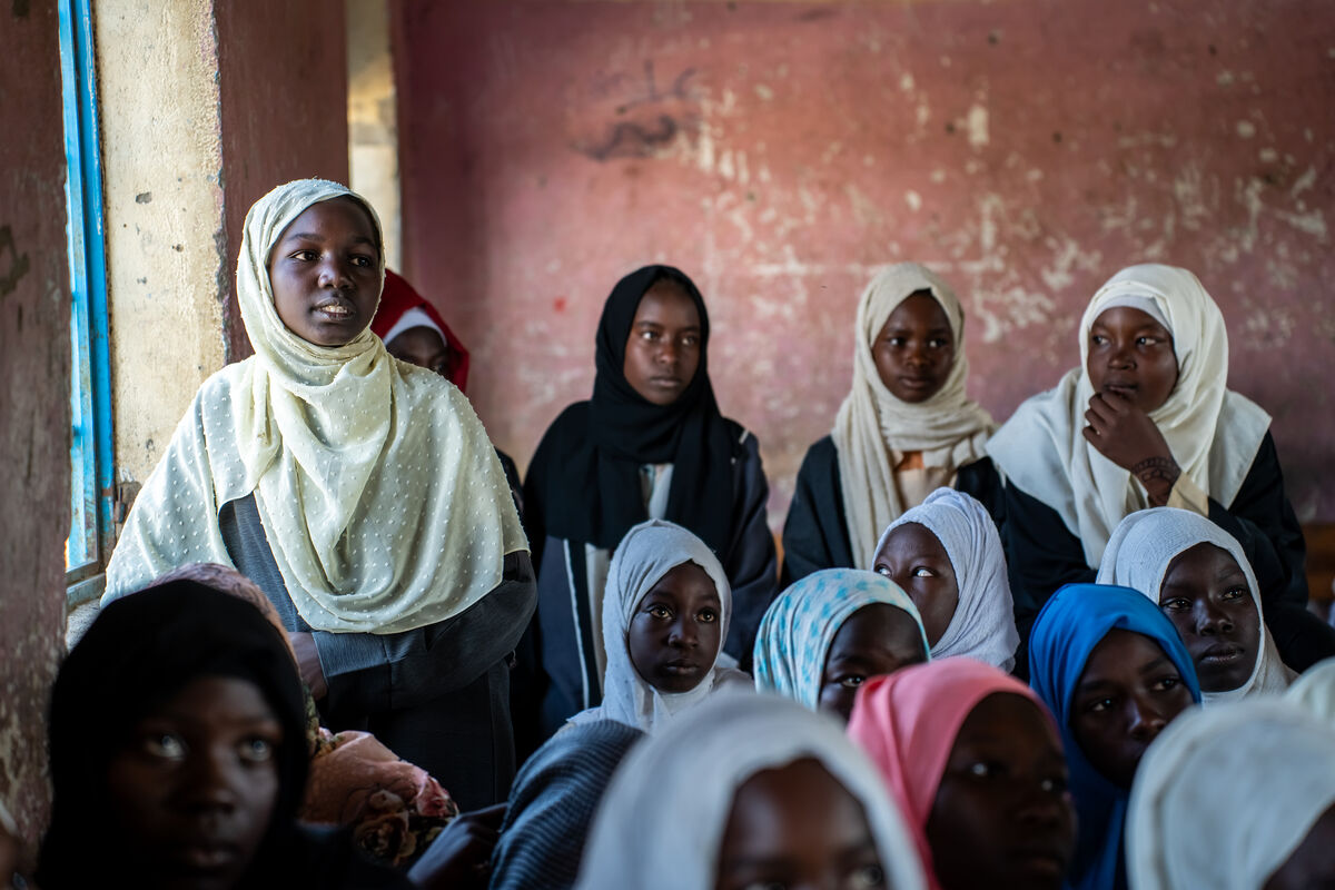 11-letna Marwa med poukom v okviru programa Makanna, ki ga podpira UNICEF, v mešani osnovni šoli Salamt Al Bey.