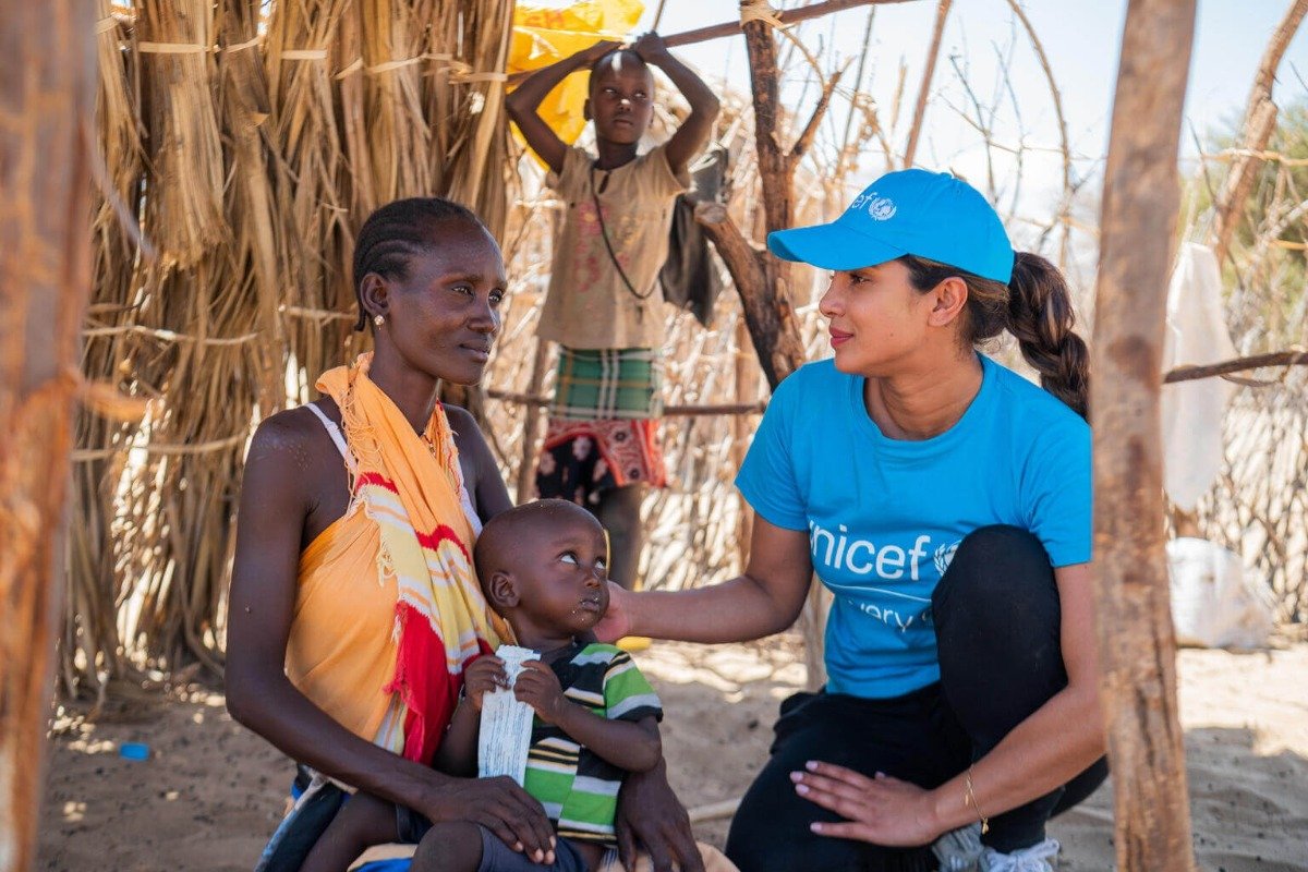 UNICEF-ova ambasadorka dobre volje Priyanka Chopra Jonas med obiskom v Keniji.