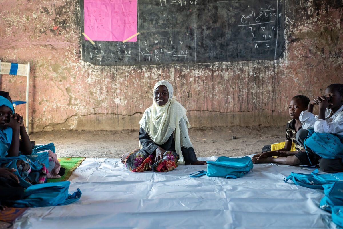 11-letna Marwa na psihosocialni delavnici v centru Makanna, ki ga podpira UNICEF, v mešani osnovni šoli Salamt Al Bey.
